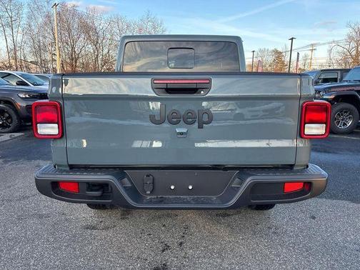 2026 Jeep Gladiator Sport