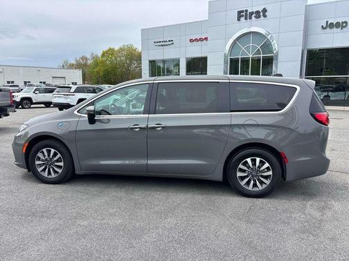 Ceramic Gray Clearcoat 2023 Chrysler Pacifica Hybrid Touring L