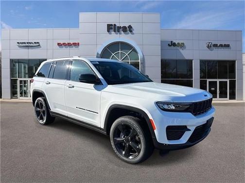 2025 Jeep Grand Cherokee Laredo