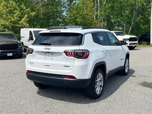 2022 Jeep Compass Latitude Lux