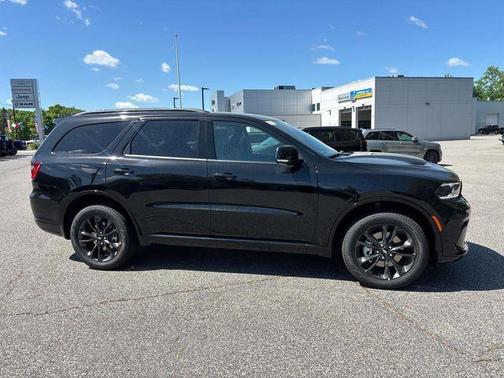 DB Black Crystal Clearcoat 2026 Dodge Durango GT