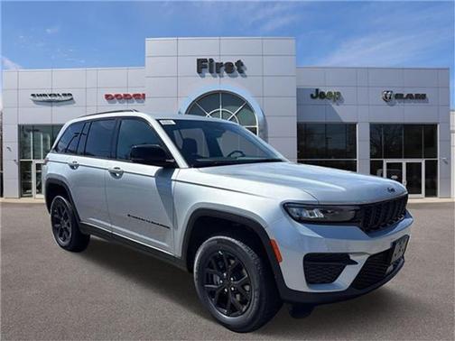 2025 Jeep Grand Cherokee Laredo