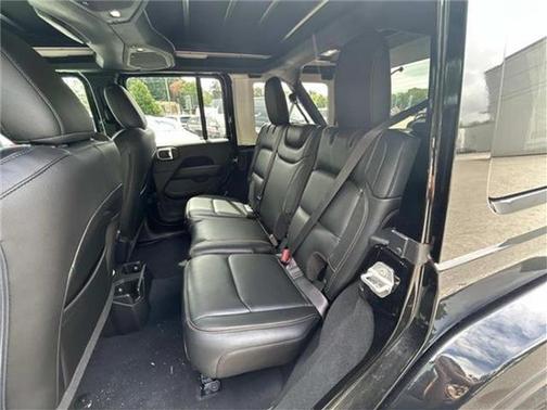 Black Clearcoat 2025 Jeep Wrangler Sahara