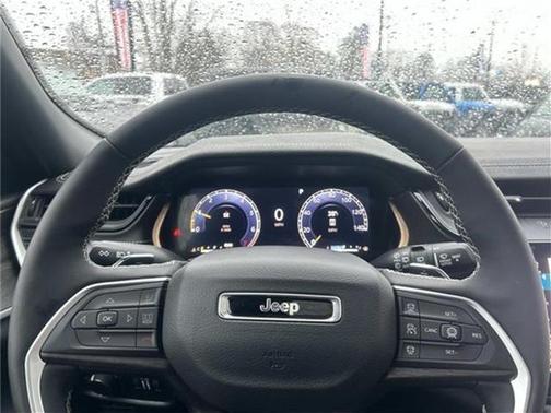 2026 Jeep Grand Cherokee Laredo