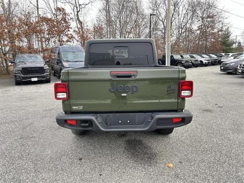 2021 Jeep Gladiator Sport