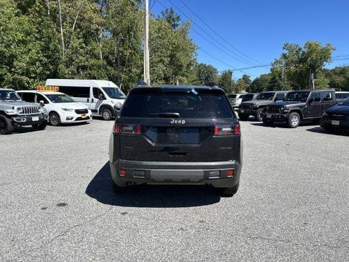 Diamond Black 2026 Jeep Cherokee LAREDO/LIMITED