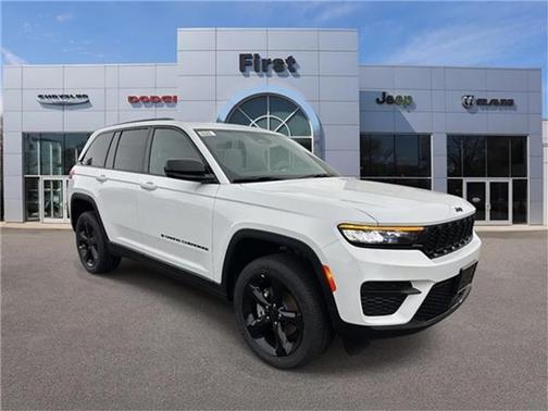 2025 Jeep Grand Cherokee Laredo