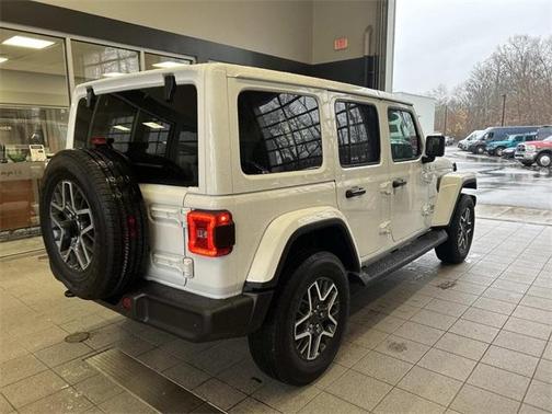 2024 Jeep Wrangler Sahara