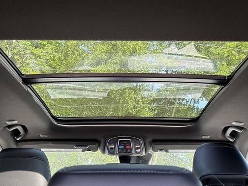 Bright White Clearcoat 2026 Jeep Grand Cherokee Limited