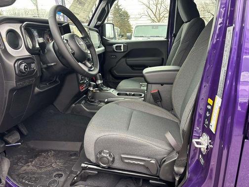 2026 Jeep Gladiator Sport