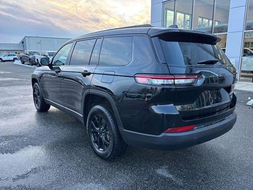 2025 Jeep Grand Cherokee L Laredo