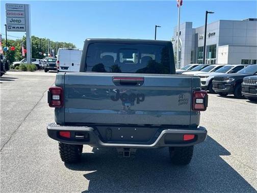 2025 Jeep Gladiator Sport