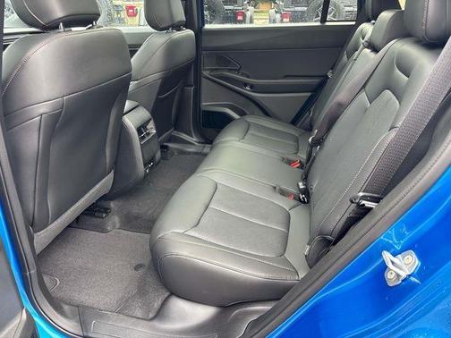 Hydro Blue Pearlcoat 2026 Jeep Cherokee Overland