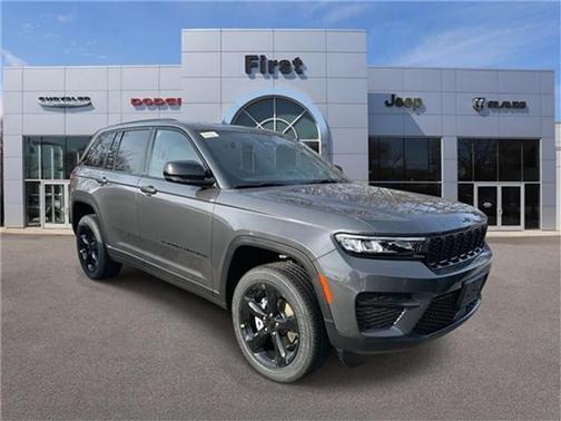 2025 Jeep Grand Cherokee Laredo