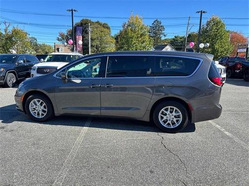 2023 Chrysler Pacifica Touring-L