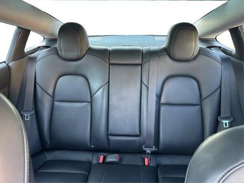 2020 Tesla Model 3 Standard Range