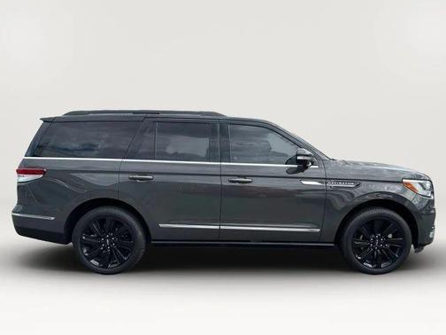 2022 Lincoln Navigator Black Label