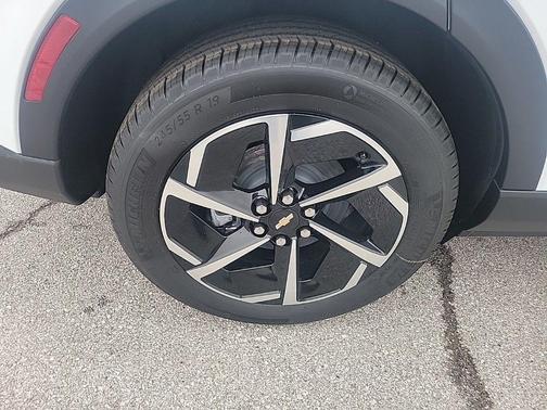 2026 Chevrolet Equinox EV LT 1