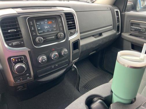 2016 RAM 1500 SLT
