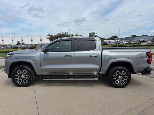 Sterling Gray Metallic 2024 Chevrolet Colorado LT