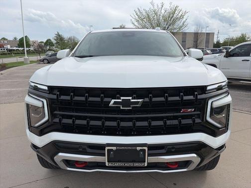 Pearl 2025 Chevrolet Suburban Z71