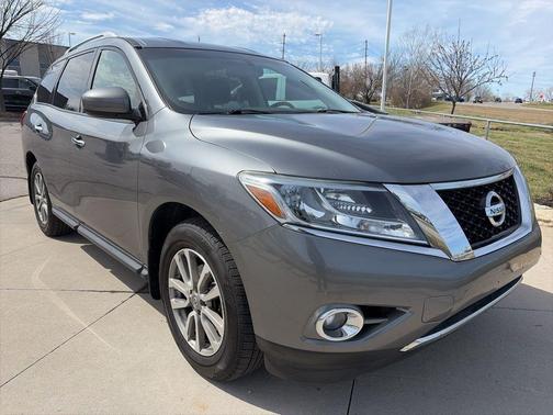 Gun 2015 Nissan Pathfinder SV