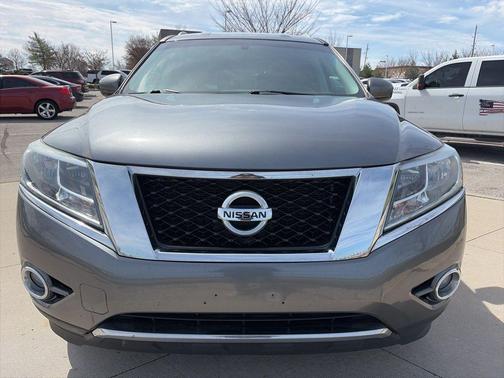 Gun 2015 Nissan Pathfinder SV
