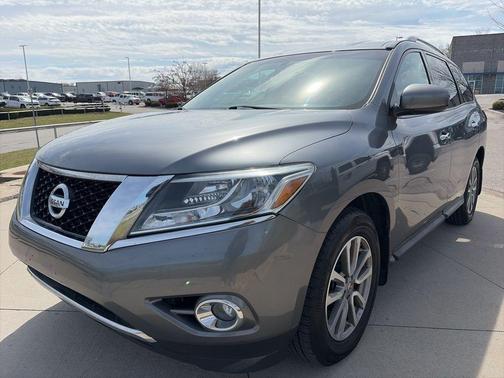 Gun 2015 Nissan Pathfinder SV