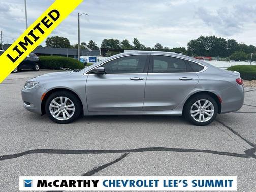 2016 Chrysler 200 Limited