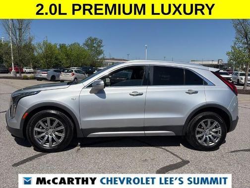 Radiant Silver Metallic 2021 Cadillac XT4 Premium Luxury