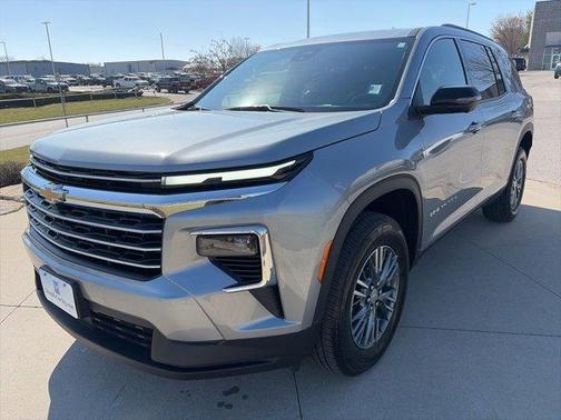 Sterling Gray Metallic 2024 Chevrolet Traverse LT
