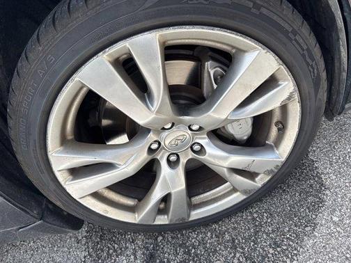 2016 INFINITI Q70L 5.6X