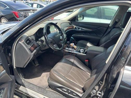 2016 INFINITI Q70L 5.6X