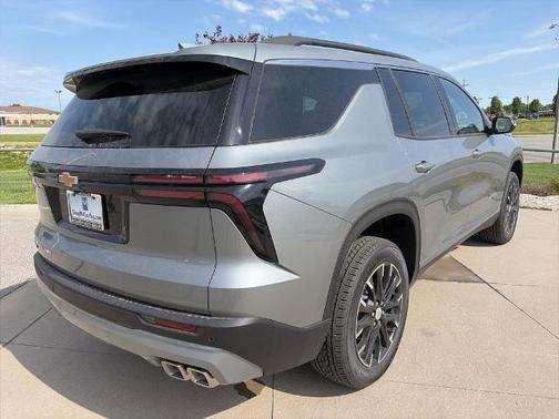 Sterling Gray Metallic 2026 Chevrolet Traverse LT