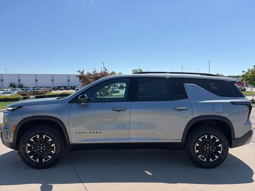Sterling Gray Metallic 2026 Chevrolet Traverse Z71