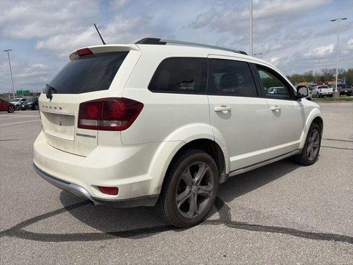 White 2016 Dodge Journey Crossroad