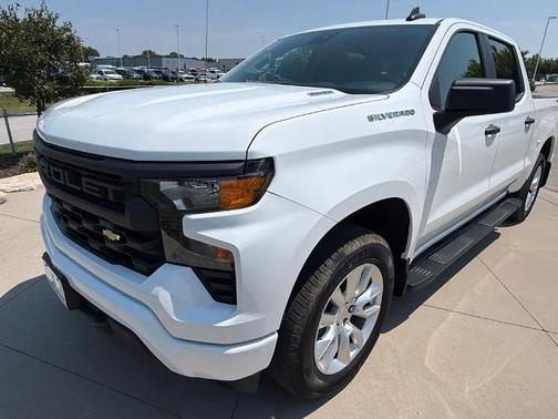 Summit White 2026 Chevrolet Silverado 1500 Custom