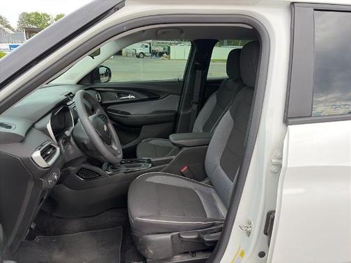 Summit White 2023 Chevrolet Trailblazer LS