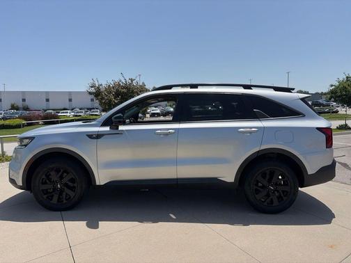 Sparkling Silver 2022 Kia Sorento S