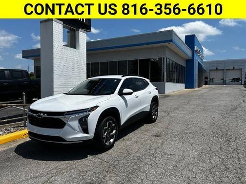 Summit White 2026 Chevrolet Trax LT