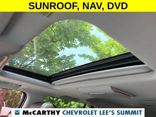 Silver Ice Metallic 2019 Chevrolet Suburban Premier