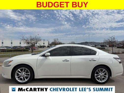 Pearl White 2014 Nissan Maxima S