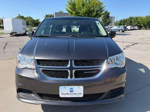 Crystal Metallic 2016 Dodge Grand Caravan AVP/SE