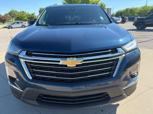 Blue Metallic 2022 Chevrolet Traverse LT Cloth