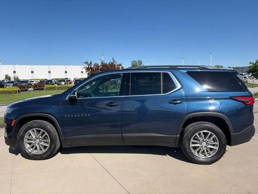 Blue Metallic 2022 Chevrolet Traverse LT Cloth