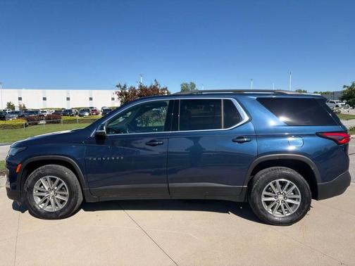Blue Metallic 2022 Chevrolet Traverse LT Cloth