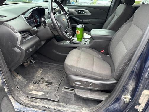 Northsky Blue Metallic 2022 Chevrolet Traverse LT Cloth