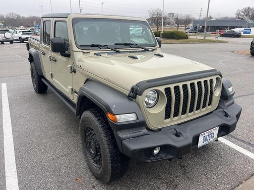 2020 Jeep Gladiator Sport