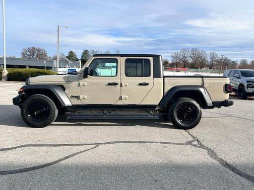 2020 Jeep Gladiator Sport