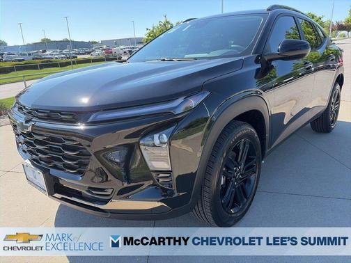 Mosaic Black Metallic 2026 Chevrolet Trax ACTIV